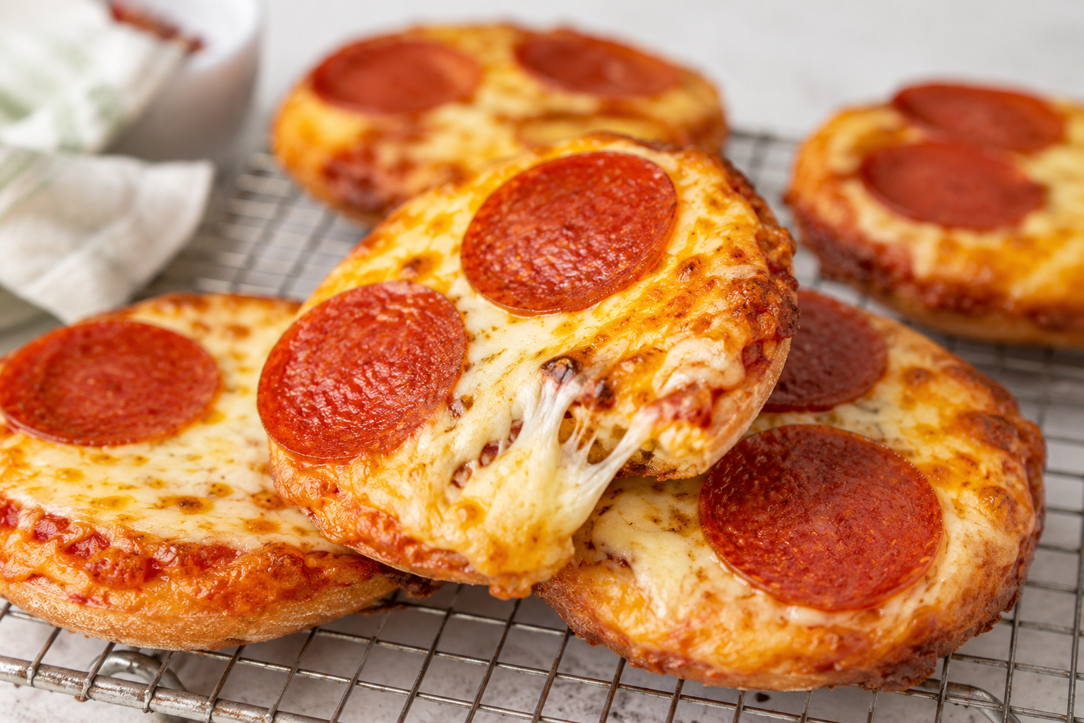 Easy Mini Lunchbox Pizzas for Kids and Busy Mornings